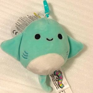 3.5 inch Maggie the Stingray Clip On Squishmallow